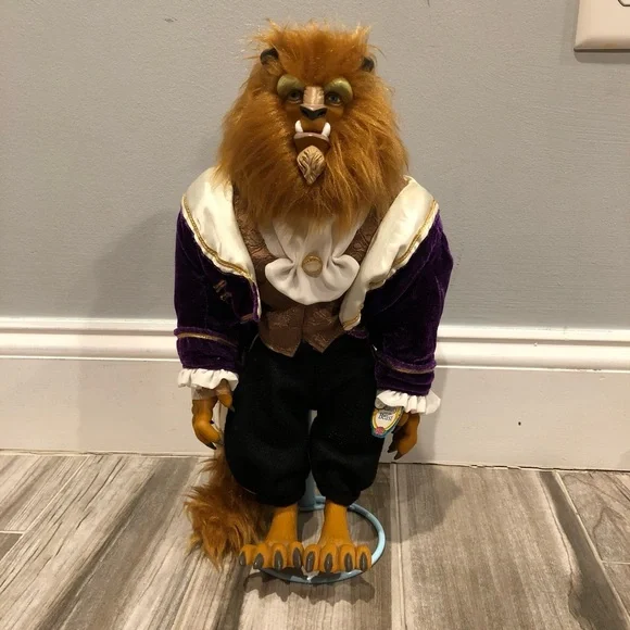 Disney Vintage 1991  Beauty and the Beast collectible statue with stand - Picture 3 of 6